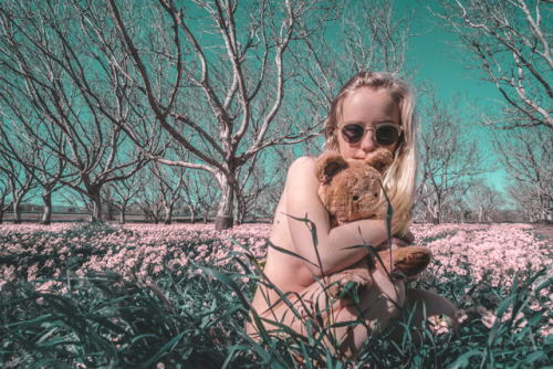 fred-rx:  stormy sky’s and kaleidoscope eyes. thank you @myfaerielove for always being willing to jump out of the car and take your cloths off, even when you’re sick.   https://votefredforgod.com/ 