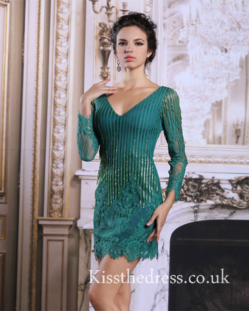 mother of the bride dress, green color, lace element, V-neck and V-beck design, full of elegance. Re