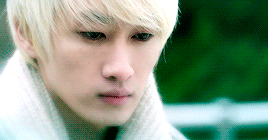damnhaehyuk:  ♡ blonde eunhyuk → appreciation post.