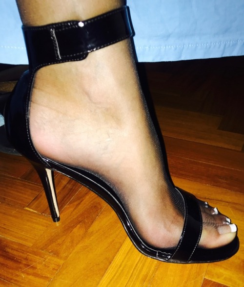 pornumblr4feet: French pedi on high heel sandals and also nylon, what do you think!