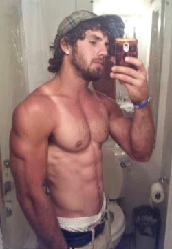 realmenstink2:TIGHT SCRUFFY STUD !!!