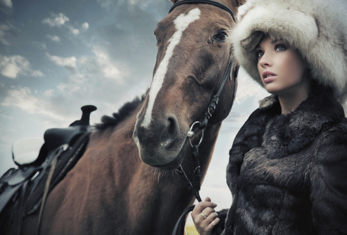 photografiae:devushka loshad shapka nebo by pranay4 || http://ift.tt/1KQAKGe