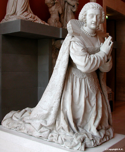 Funerary statue of Charlotte Catherine de la Trémoille de Condé by Simon Guillain, Date, c. 1629-163