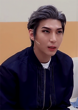 allofmylovelove:Leo in VIXX TV2 episode 95