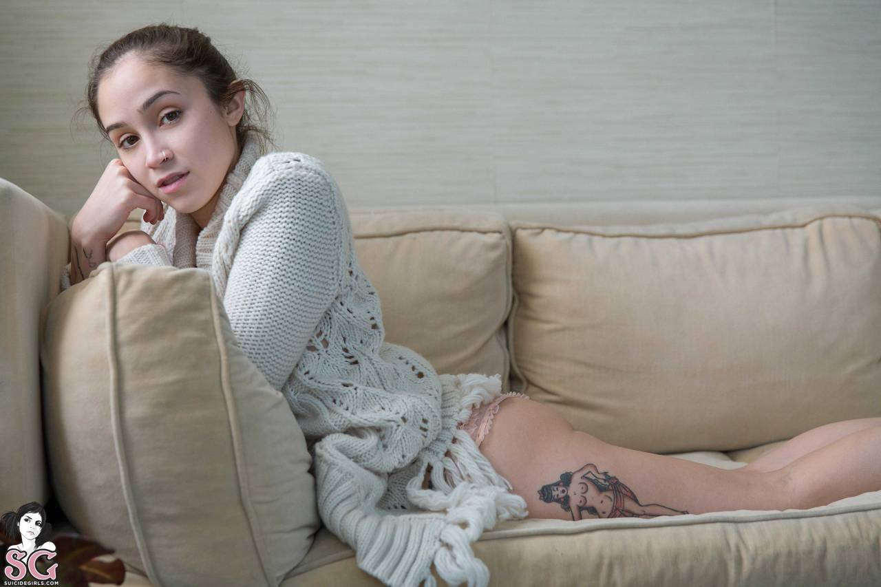  Dimples Suicide - Cozy Up https://suicidegirls.com/girls/dimples/album/1313585/cozy-up/
