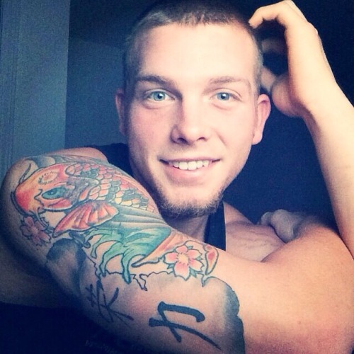 txcwbysexy:  txcwbysexy:  This country boy is a fucking stud  Damn Sexy Stud