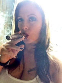 CIGAR Capnolagnia Female Smoking Fetish (NSFW