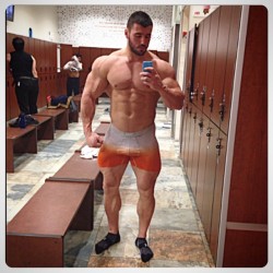 monbeaubeauty:  Johnny Doull 