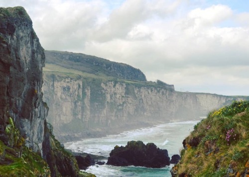 #tbt to a beautiful day at a beautiful place #ireland #northernireland #coast #coastline #cliffs #cl