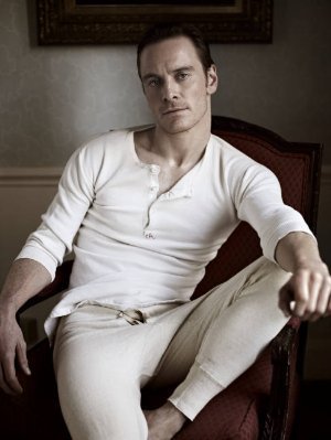 straightmenworshipping:  Hung Irish actor Michael Fassbender Love that Irish sausage!   I love this fucker!