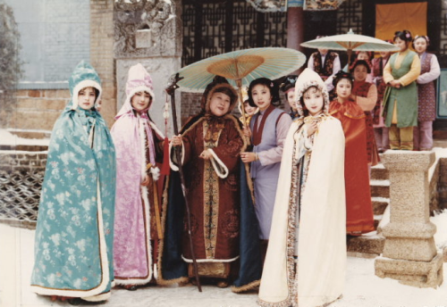 moonbeam-on-changan:mingsonjia:hotweibo:Pictures of the TV show, Dream of the Red Chamber(红楼梦). It w