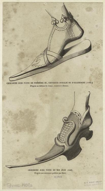 Illustration of men&rsquo;s shoes from the 1400s