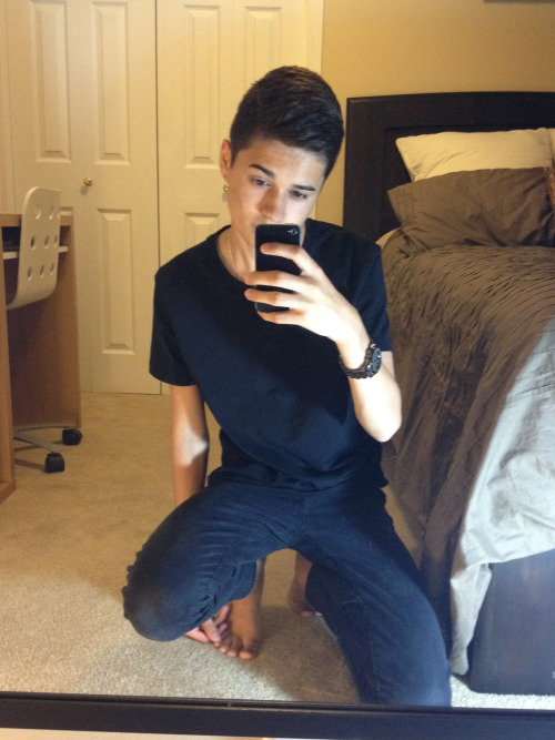 chickem:six selfies from 2014 heLLO 