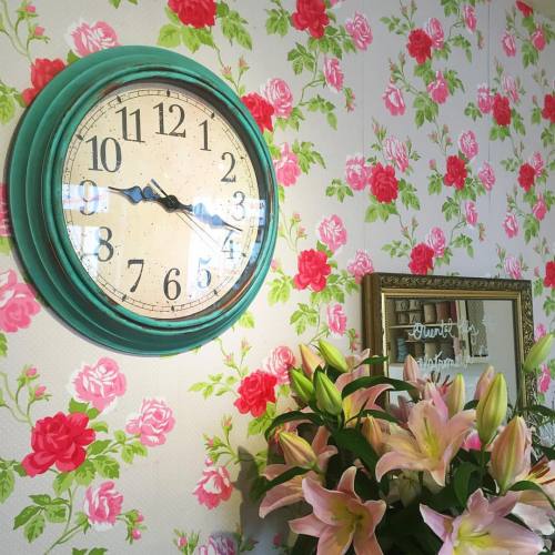 Loving our new gigantic #clock from Quay Designs, available hand painted to order in any colour you 