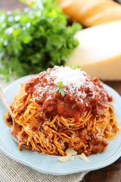 daily-deliciousness:Slow cooker spaghetti bolognese