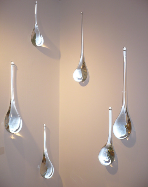 ortut:Rob Wynne - Drops, 2009-2010(Poured and mirrored glass)