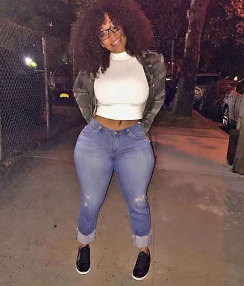 cakesxpeachesxracksx:  Thick girls In them jeans 😍😍😍😍😍