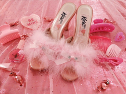 nymphetfashion:  Pink Heels 