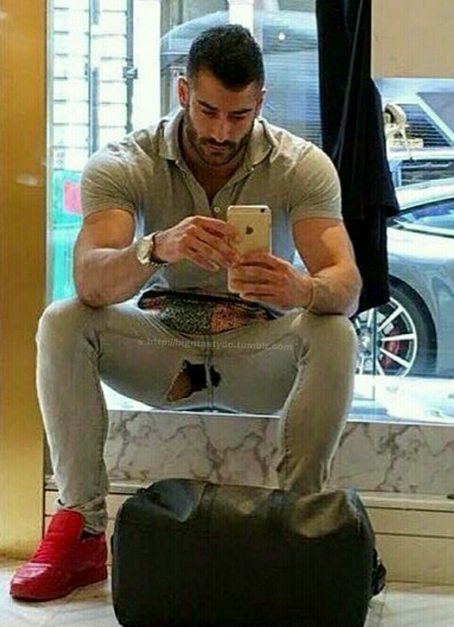 bigntastydc:  Why am I never around  to see anything like this 👉http://bigntastydc.tumblr.com