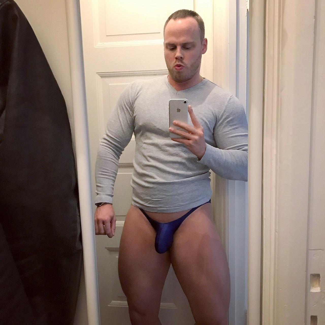 joakimgarder:   Woop woop! Got stuck in front of the mirror on my way out, hehe.