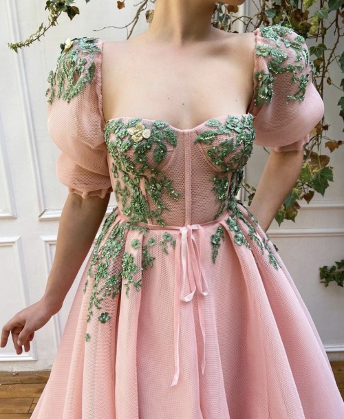 acourtofcouture