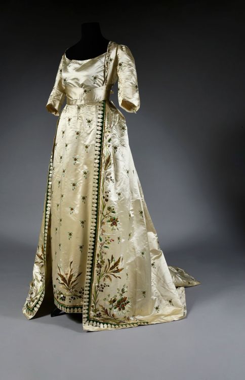 Late 18th century-style fancy dress, late 19th centuryFrom Coutau-Bégarie et Associés