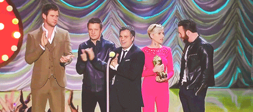 darthtulip:4/12/15 MTV Movie Awards: Scarlett Johansson and Chris Evans whispering in the back of th
