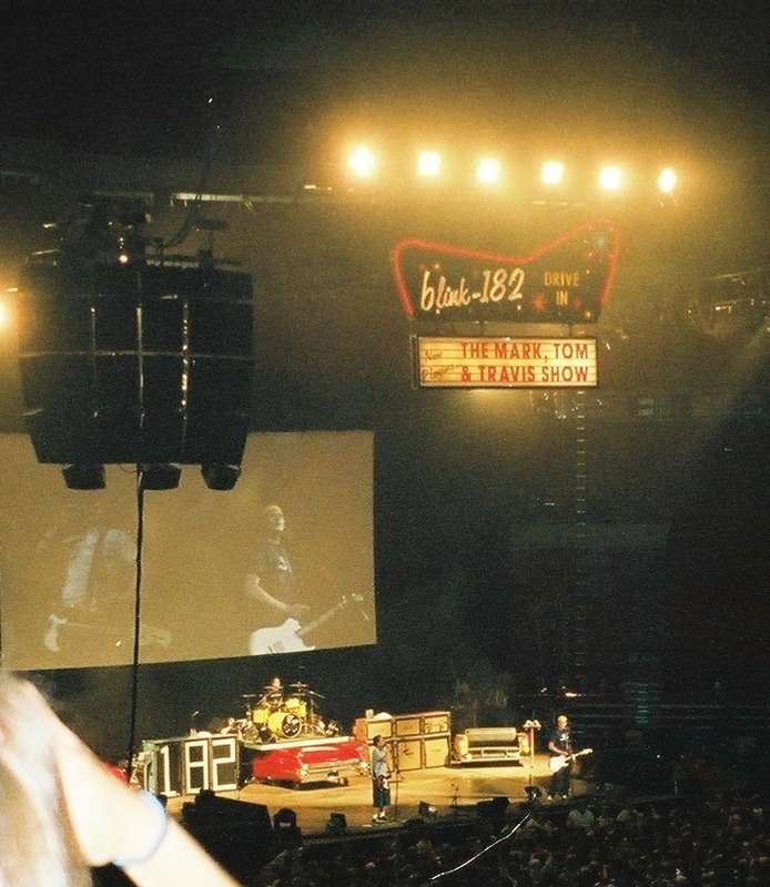 the-blink182:  6-7-2000 blink-182 the mellon arena