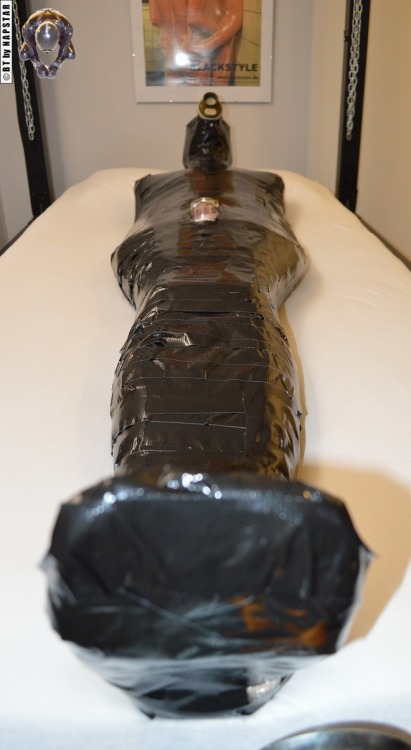 https://lovetapebondage.tumblr.com/post/136474517011