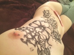 bongrips-piercednips:Art theme on wysf makes