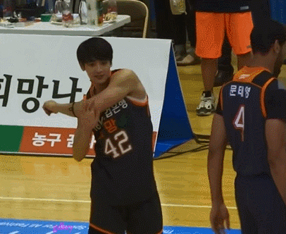 fukumin99:  150718 Tiny Minho (´艸｀*)♡~ Hope Basketball All Star 2015 with SMTOWN ~cr : atermis49