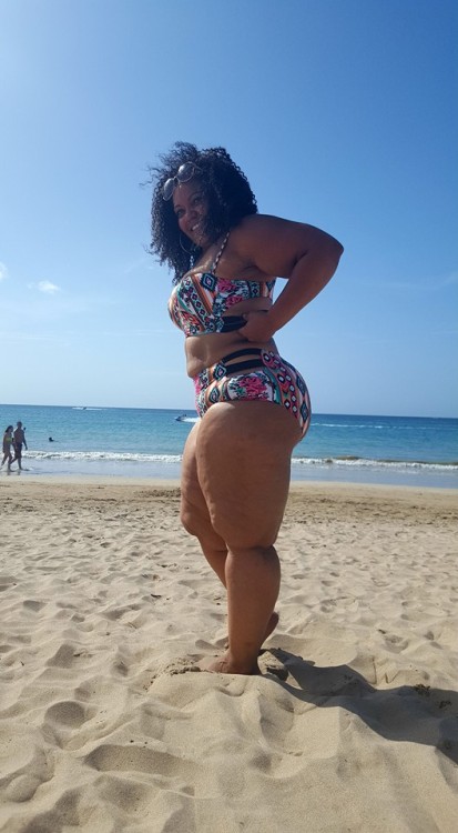 planetofthickbeautifulwomen2:  Thick Beauty Annie @ Showing Plus Size Confidence @ The Beach in Puerto Rico