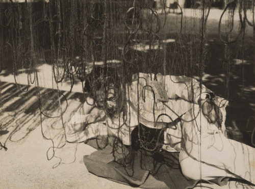les-sources-du-nil:  László Moholy-Nagy “Fischernetze auf Isola Bella", circa 1930 