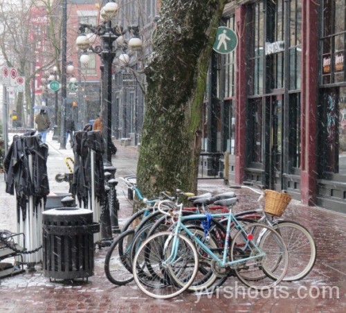 (via SNOW DAY: FIFTY SHADES OF GREY Scrapped its Cycling Stunt &amp; Couple Walking in Gastown |