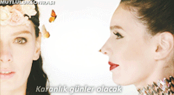 mutluluksonrasi:  Karanlık günler olacak. Düşeceksin de. Yaralar da açılacak. O zamanlarda şunu unutma: Tünel bitecek. Kalkacaksın da. Kabuk da bağlayacaksın.  