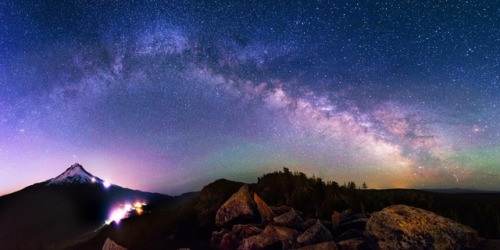 just&ndash;space: Milky Way Galaxy over Mount Hood in Oregon js
