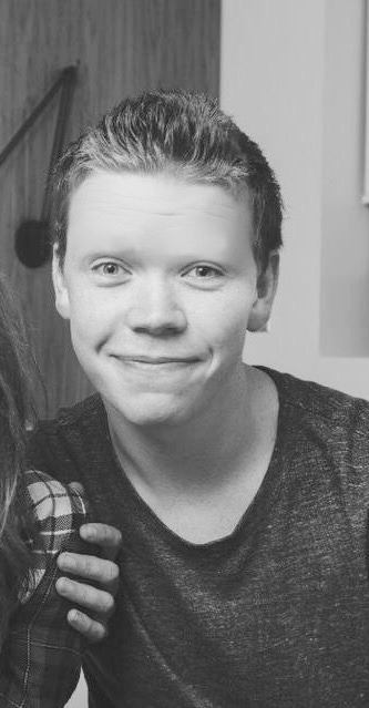 sea-chels:Will Poulter without eyebrows is scary.