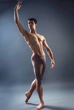 Lovelyballetandmore: Roberto Bolle  