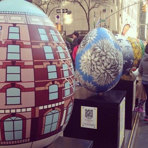 Happy Egg Hunt Day! We had an awesome time checking out all of the @thebigegghuntny eggs in @rockcenternyc today! These clever and creative eggs are not only fun to look at, but are also raising a lot of money for charity. “Sponsored by #Fabergé, the...