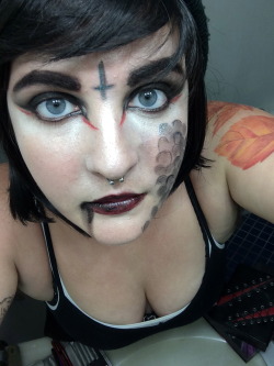 corporalbutts:  goth mermaid makeup test?