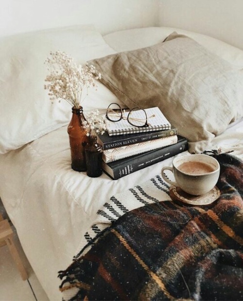 cozyinautumn:Rustic fall bedroom