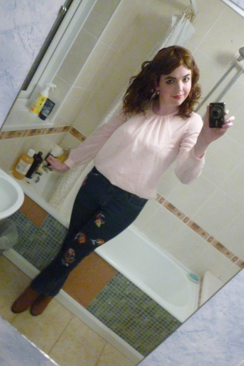 PicturesSuch an adorable outfit, these jeans are so comfy! <3