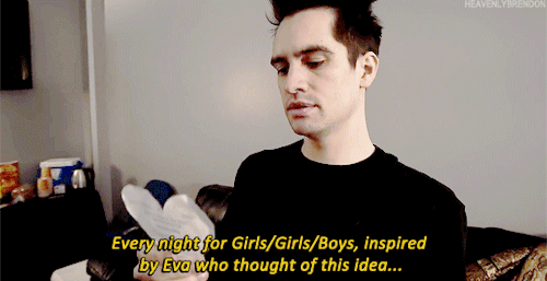 heavenlybrendon:Every night for Girls/Girls/Boys, inspired by Eva who thought of this idea, the fans