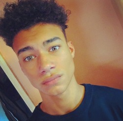 Curly-Freaks:  Ig: Reeceking_