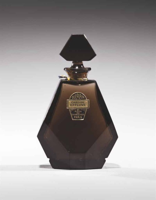 Baccarat pour Guerlain, Candide Effluve, 1933. Brown crystal perfume flacon. Via Christie’s