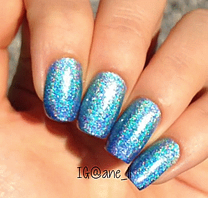 nailpornography:  Blue Holographic Gradient we just found out this talented nail artist died. how shocking & sad! we’ve had this in our drafts for a couple days and now seems like a good time to post it. Ane Li was a big inspiration to us and will