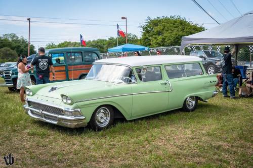 There’s just something about a 2 door wagon, love ‘em! This shot taken back at the 2016 @lonestarrou