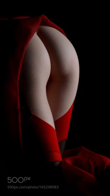 shared500pxfavs:  Red by modellir, http://500px.com/photo/165298983