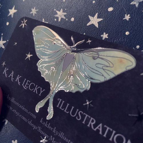 New business cards ✨ Thanks, @moo ⭐️ #illustration #illustrasjon #lunamoth #artnouveau #mooprints #b