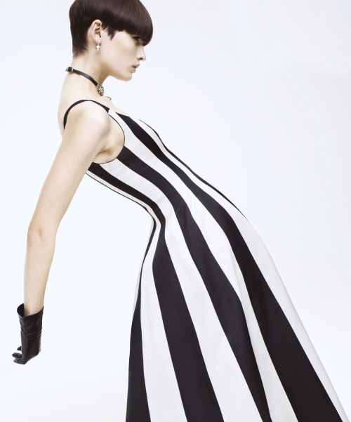 harpersbazaar:  The Best and Boldest Prints for SpringCarolina Herrera makes a striped statement that proves black and white is perfect for spring. 